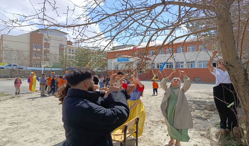 Hakkari’de Minik Kalpler 