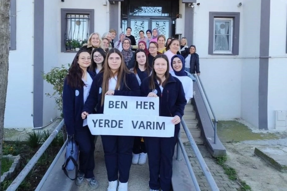 Geleceğin ustaları gönüllere dokunuyor