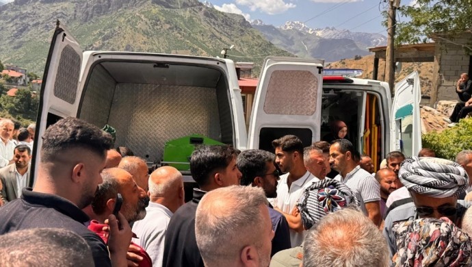 Hakkari'deki Silahlı Saldırıda Hayatını Kaybedenlerin Kimlikleri Açıklandı